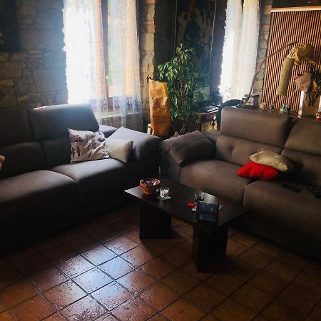 Habitacio Polivalent Al Centre De Manresa Apartman Kültér fotó