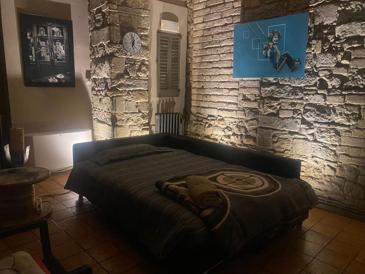 Habitacio Polivalent Al Centre De Manresa Apartman Kültér fotó